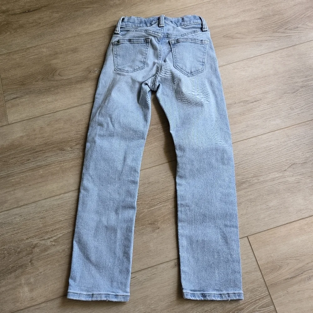 Kids size 7 Light Wash Distressed Old Navy Straight Leg Slim 360 Jeans EUC